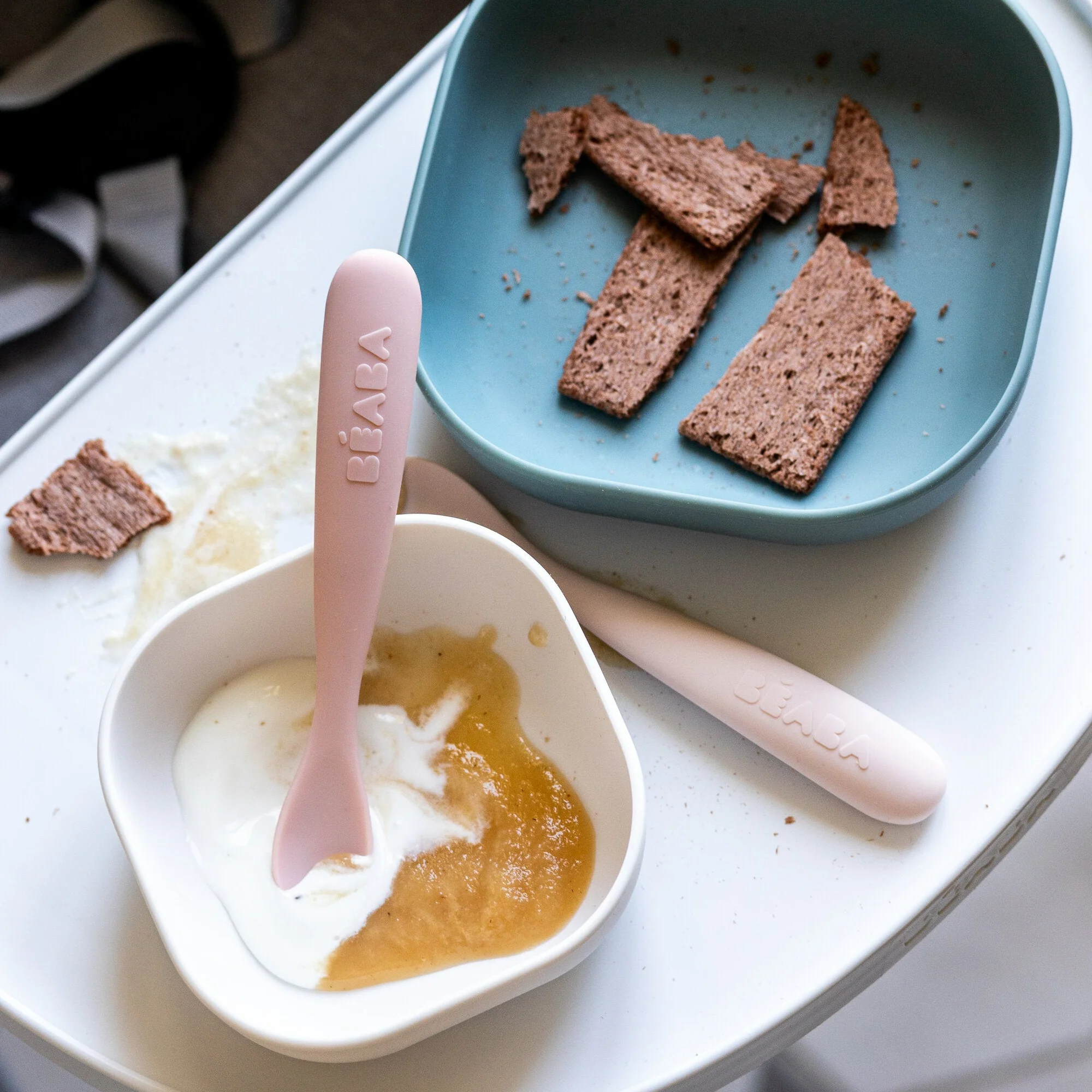 Set of 2 Easy-Grip 1st Stage Single Tone Silicone Spoons + Storage Case - Image 4