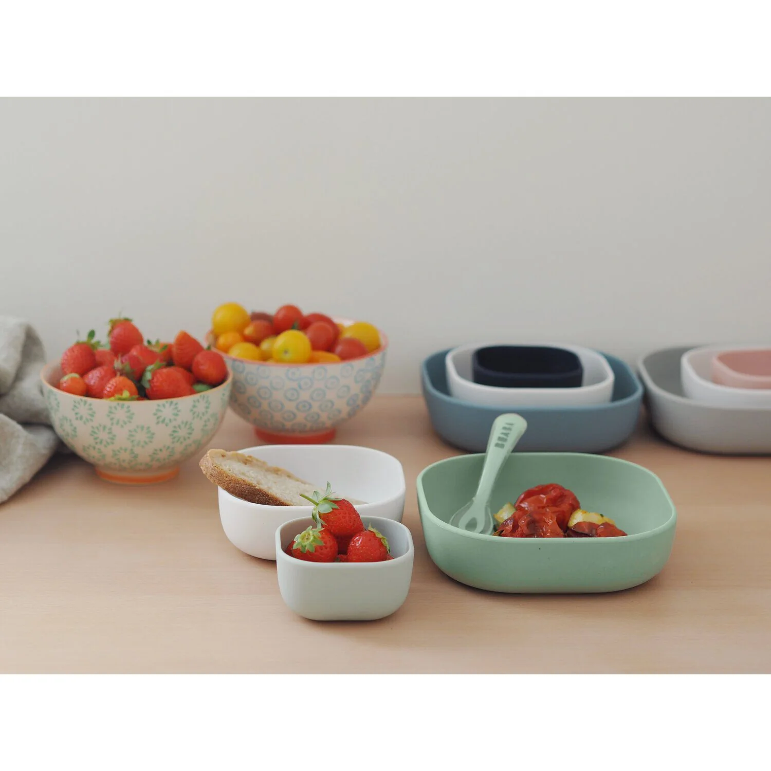 Silicone 3 piece nesting bowl set - Image 10
