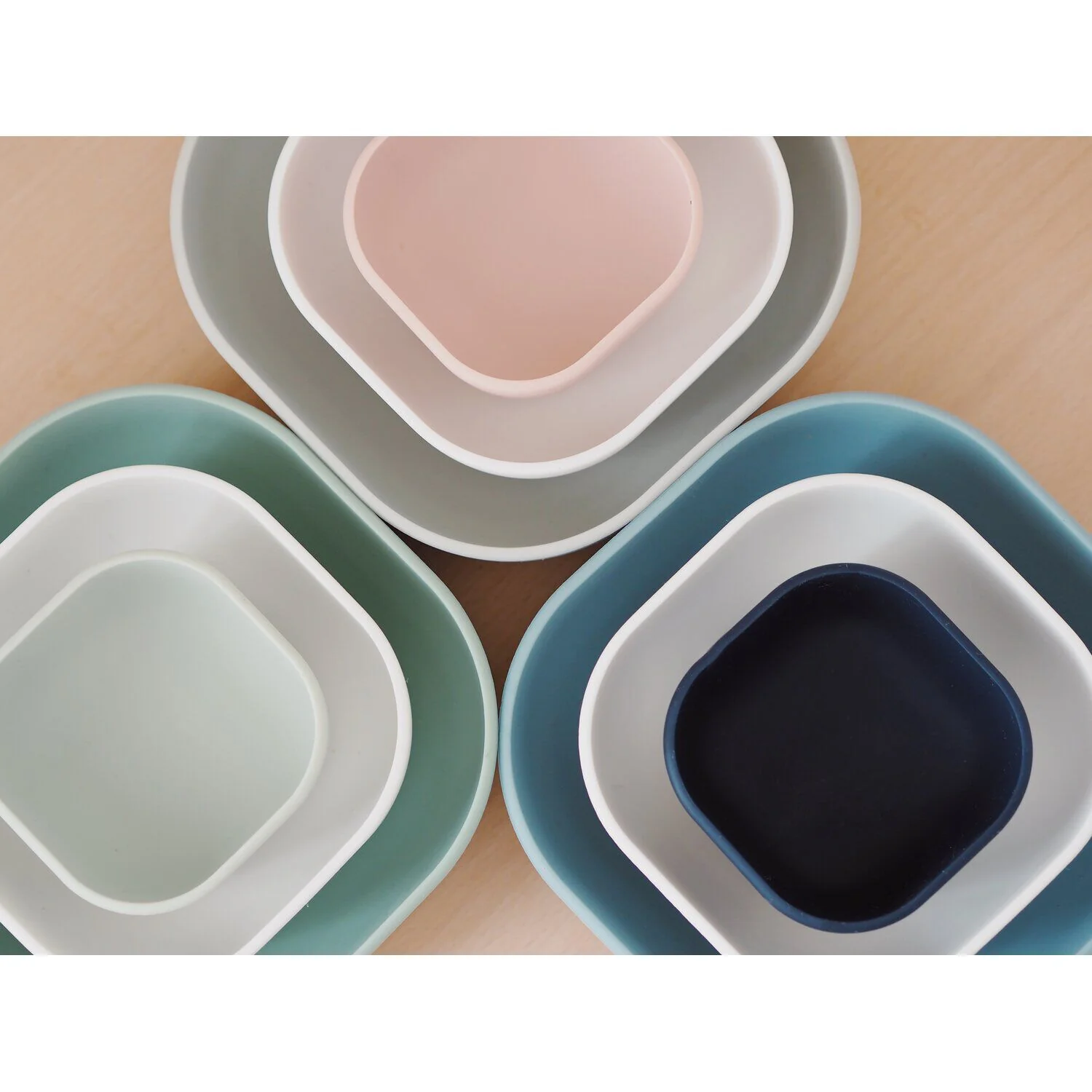 Silicone 3 piece nesting bowl set - Image 17